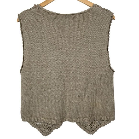 Vintage 90’s Cottagecore Crocheted Beige Sweater Vest Size Medium - Picture 2 of 6